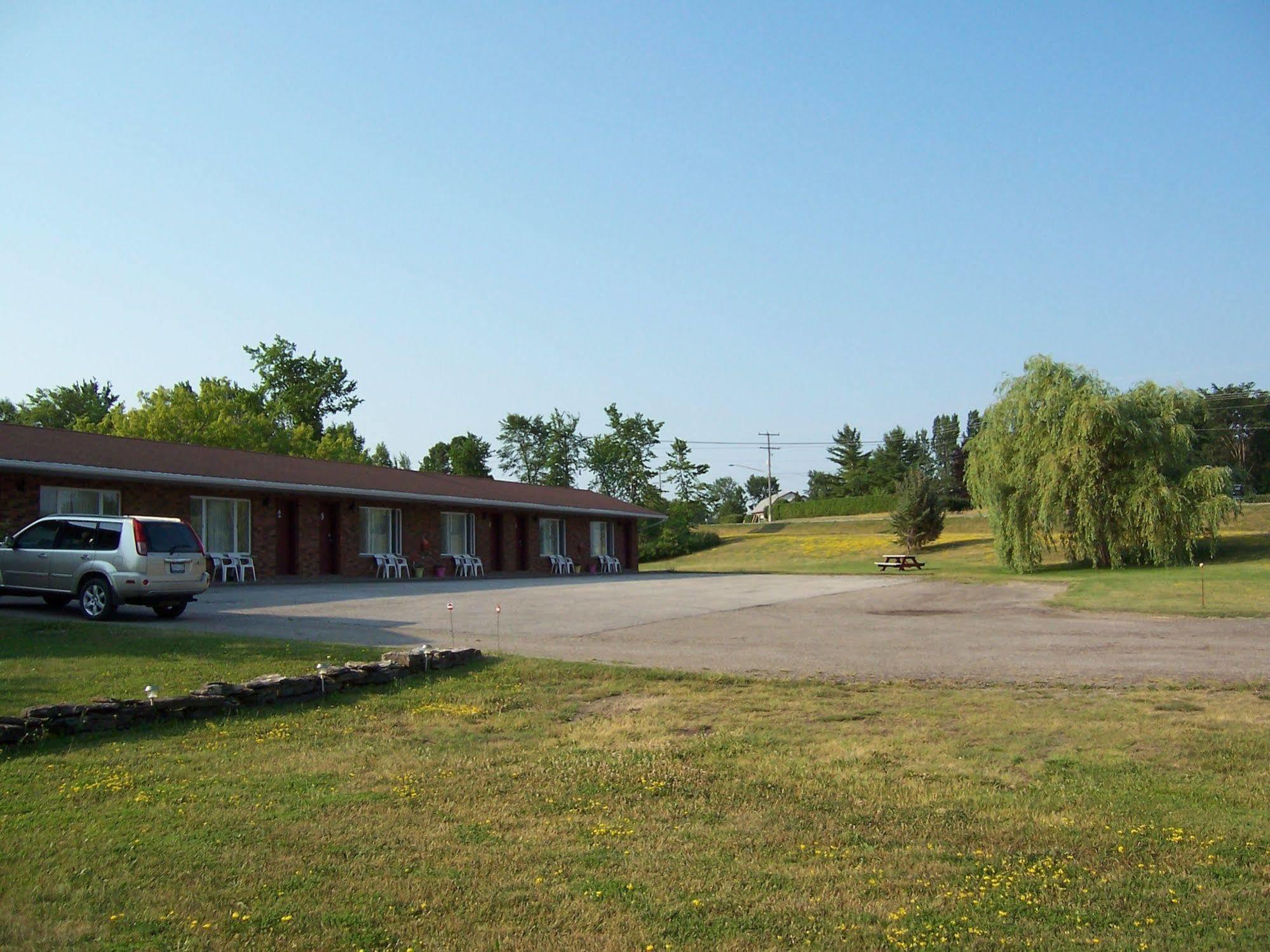 Wayside Motel Manitoulin Manitowaning Extérieur photo
