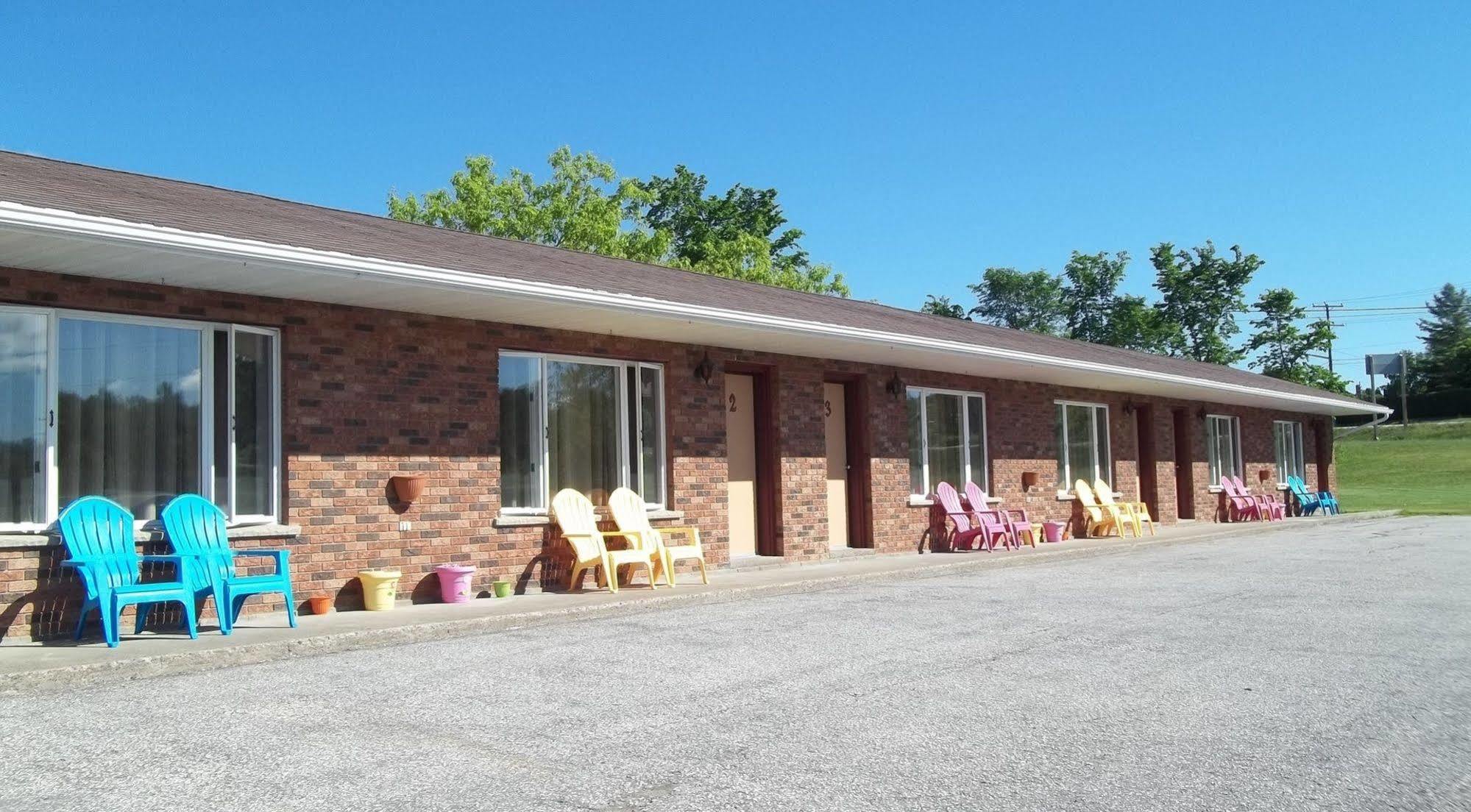 Wayside Motel Manitoulin Manitowaning Extérieur photo