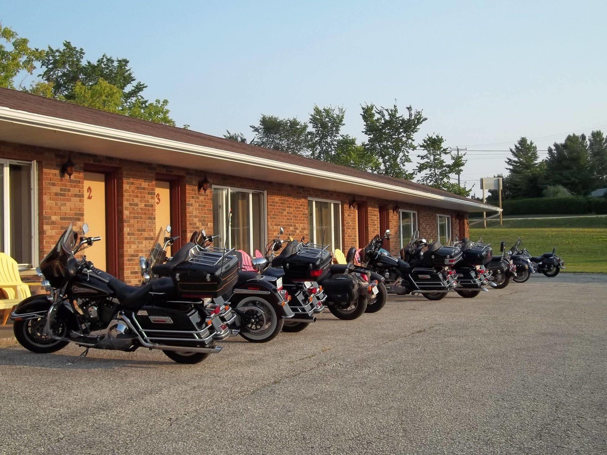 Wayside Motel Manitoulin Manitowaning Extérieur photo